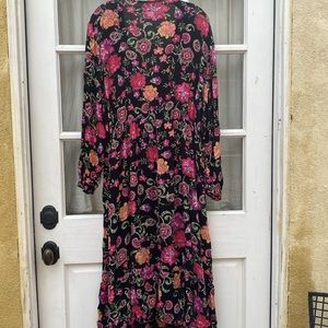 WESLEEROSE FLORAL LONG SLEEVE V NECK DRESS SIZE 2X BLACK & PINK RAYON
